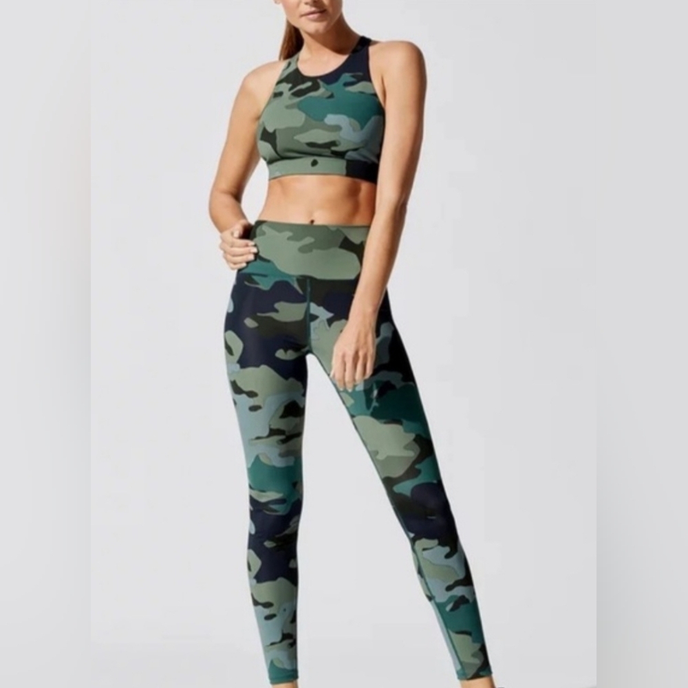Carbon38 Camo Set. Size Small